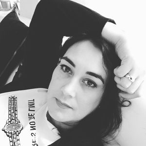 Meet your Posher, Noralba